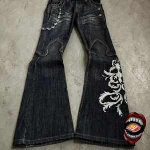 Calça Jeans Flare Bordado Tribal e Corrente