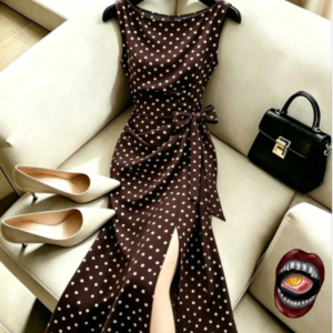 Vestido com Laço e Fenda