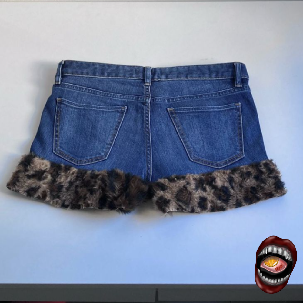 Shorts com Spikes e Animal Print - Imagem 2