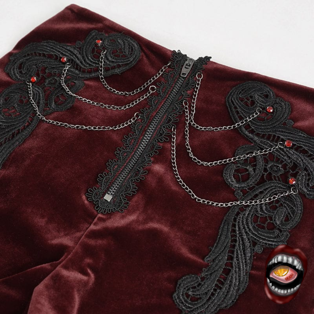 Shorts Veludo Vermelho com Renda e Correntes - Imagem 2