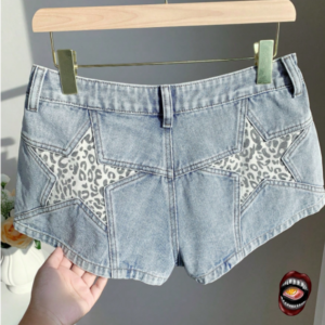 Shorts Jeans de Estrela e Estampa Leopardo