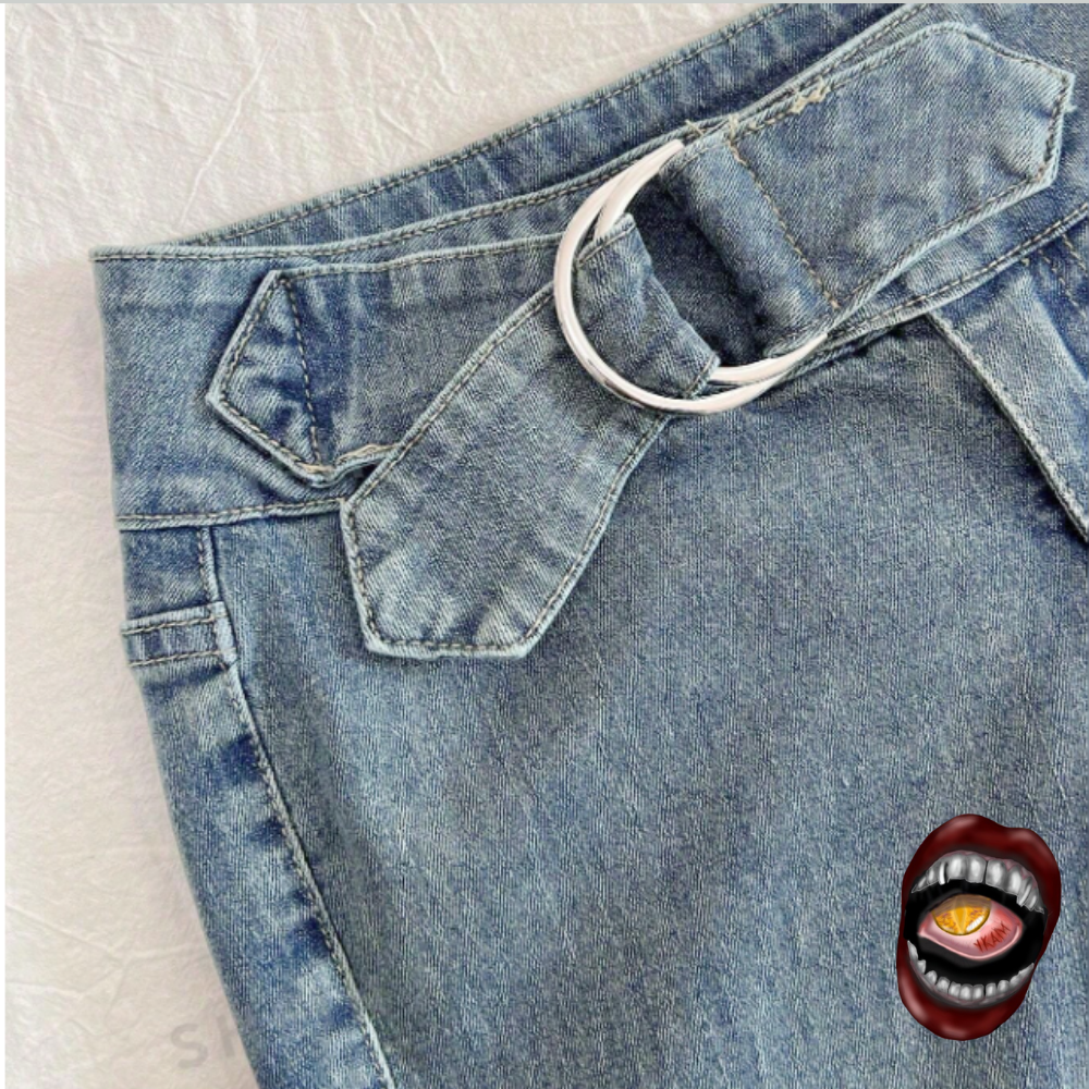 Calça Jeans Flare Cintura Baixa com Cinto e Fivela - Imagem 2