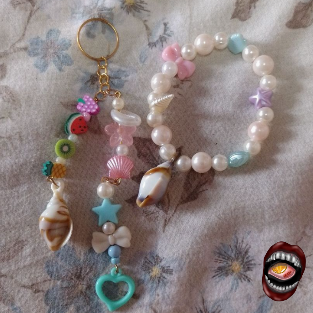 Pulseira de Miçangas com Pingentes
