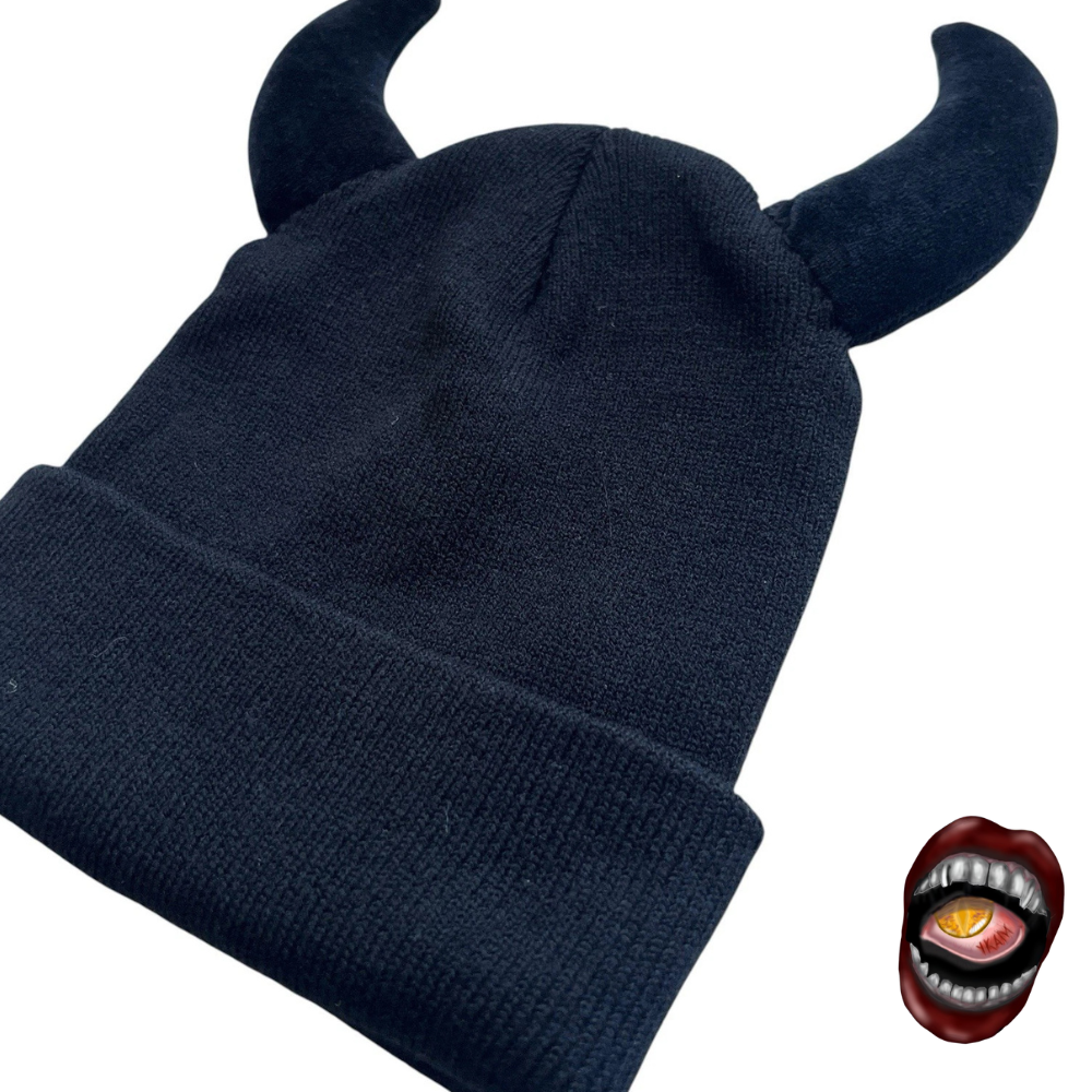 Gorro Preto de Lã com Chifres