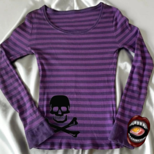 Blusa Listrada Roxa de Caveira